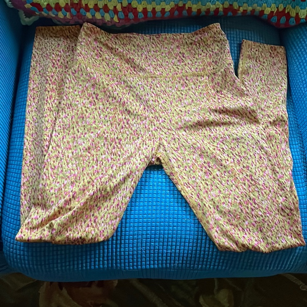 Lou & Grey Yellow Floral-Print Leggings